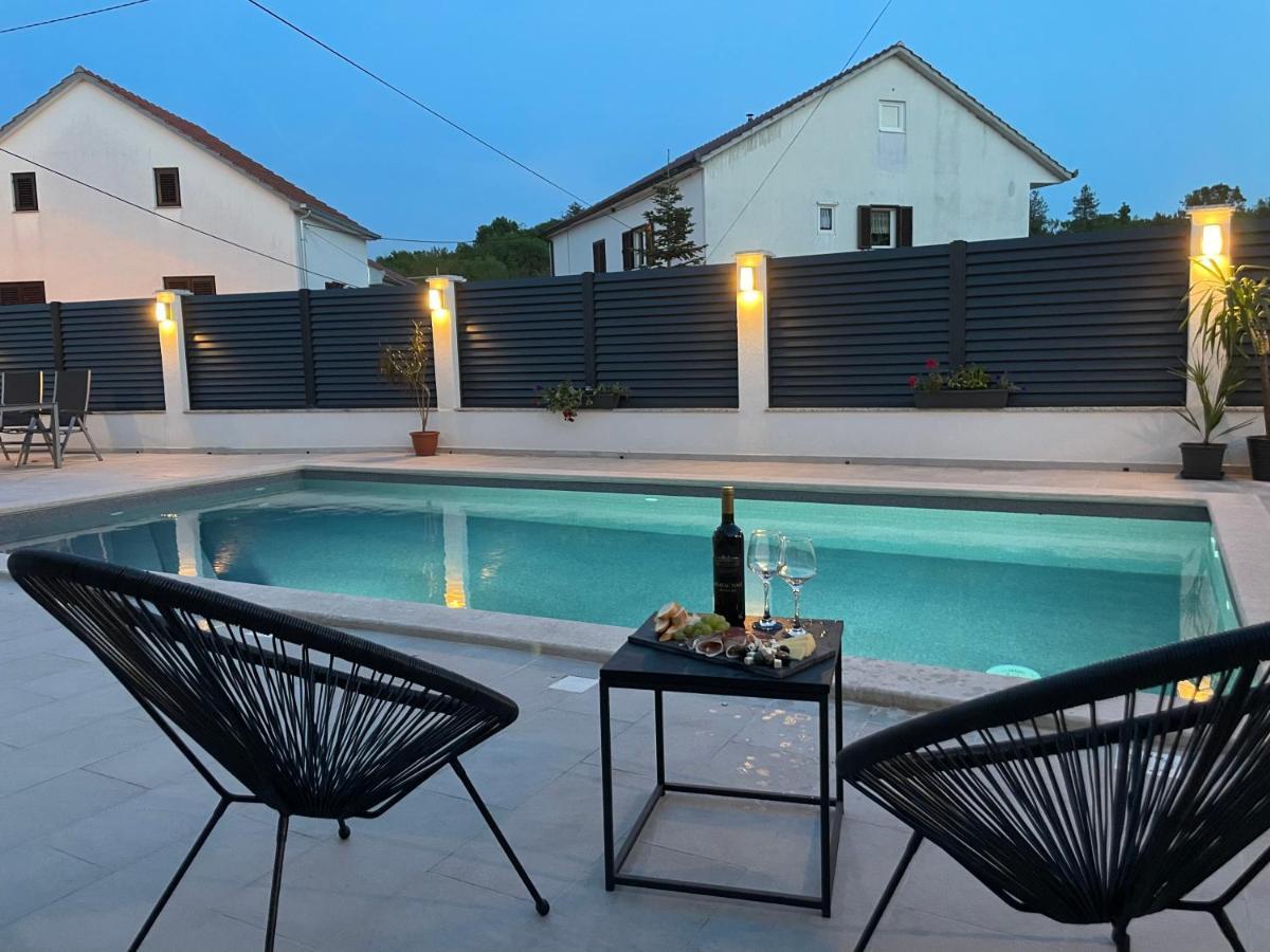 Water Spring Villa Hrvace Exterior photo